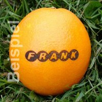 Orange mit gelasertem Logo
