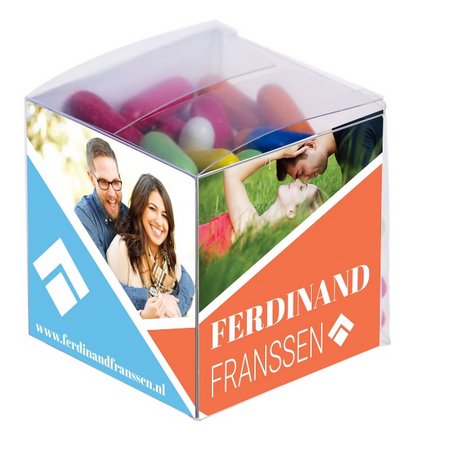Transparente Würfel mit Lakritzstäbchen und Logo