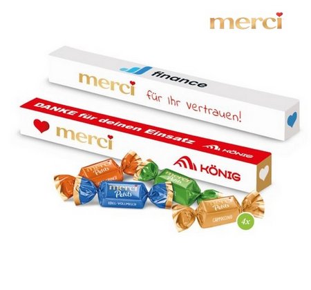 Merci Petits Parade mit Logo