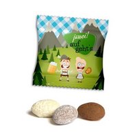 Schokolierte Mandeln einzeln im Werbetütchen