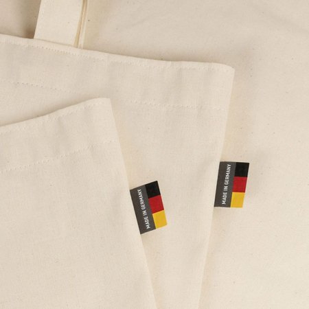 Detailansicht  Baumwolltasche LEIPZIG schwarz 38 x 42 x 10 cm mit langen Henkeln und Bodenfalte, Made in Germany mit Logo